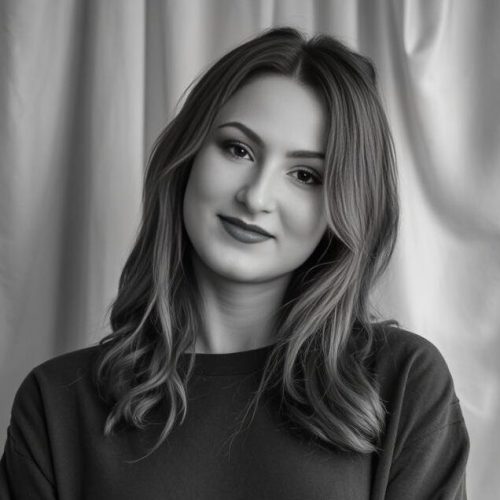 Gabriella Headshot